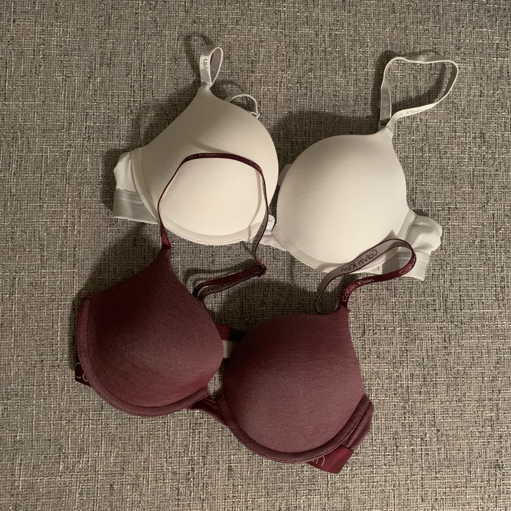New Unboxed Set Of 2 Calvin Klein 34b Bras - image 1